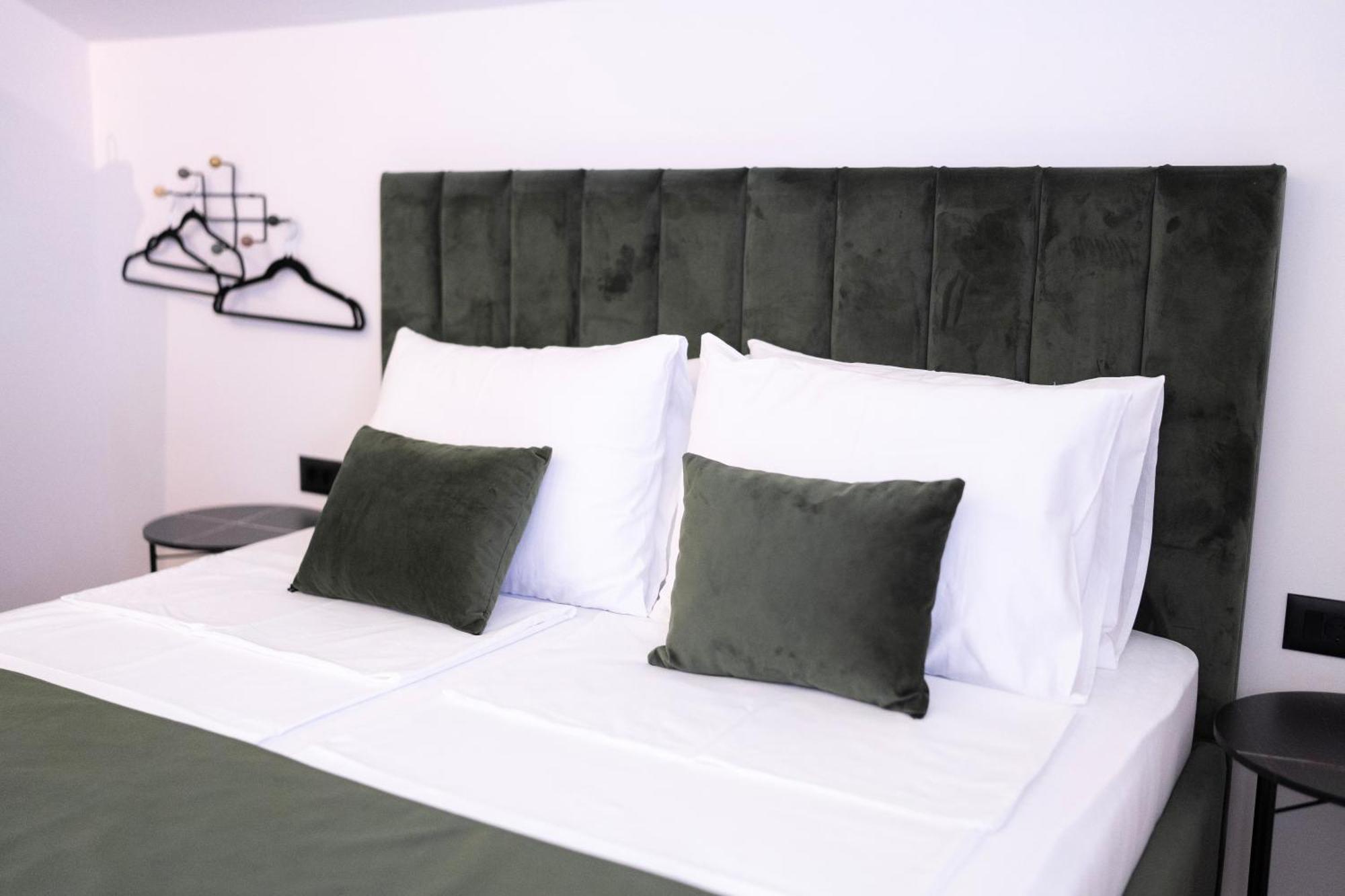 מוסטר Regent Blue Apartments - Free Private Parking מראה חיצוני תמונה